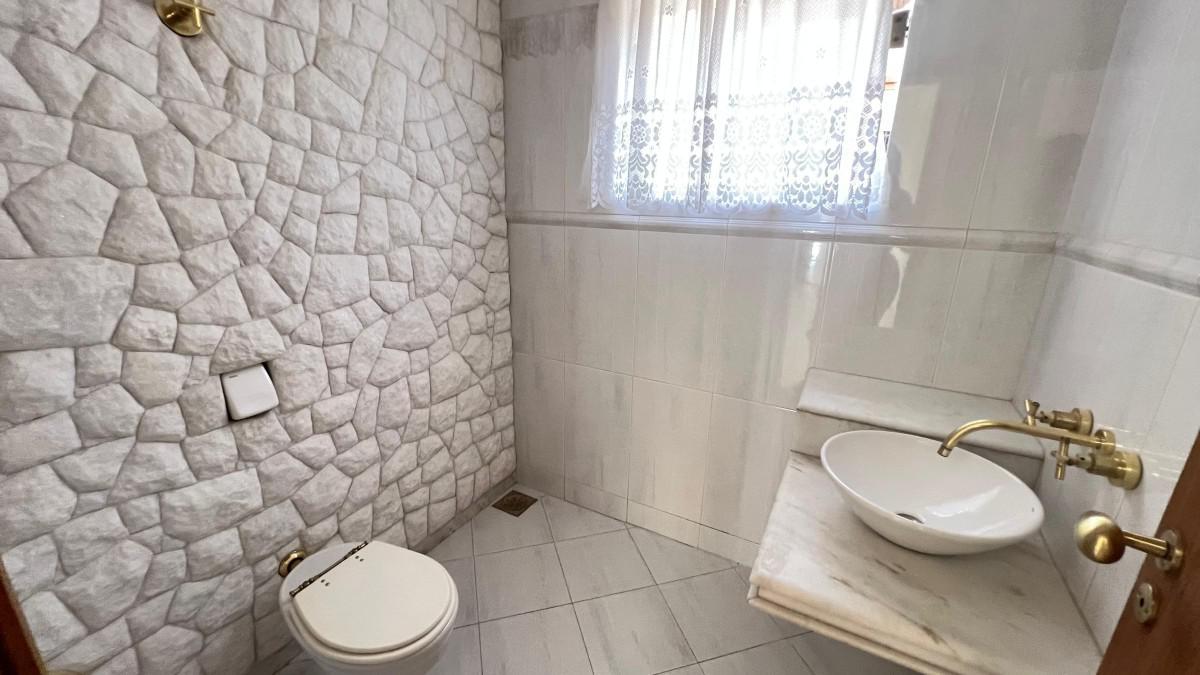 Casa, Castelo, 4 Quartos, 6 Vagas, 2 Suítes