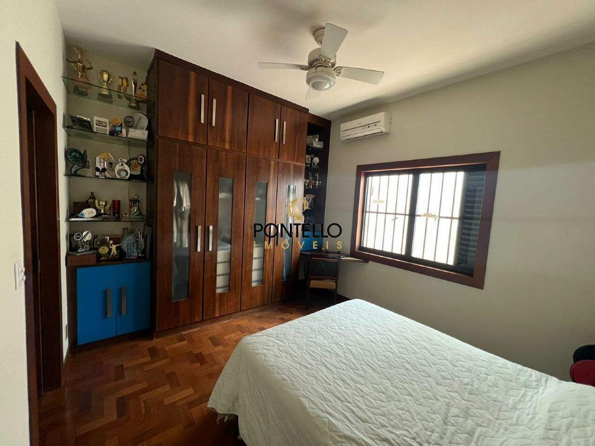 Casa, Santa Rita de Cássia, 8 Quartos, 4 Vagas, 2 Suítes