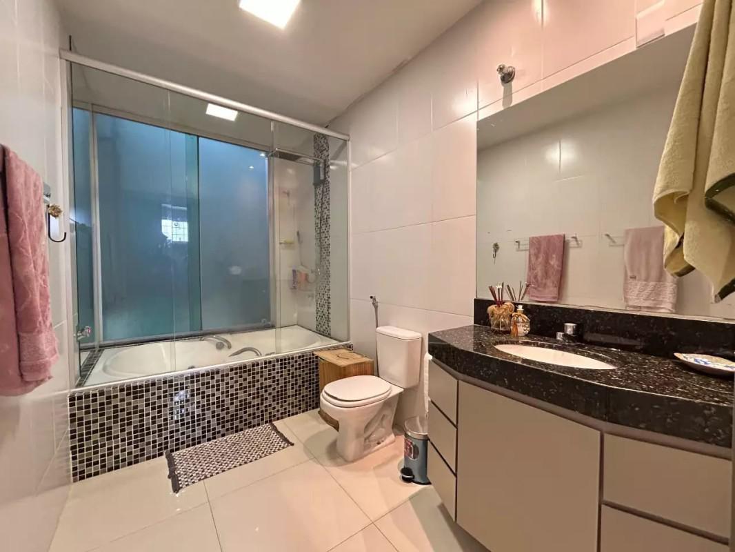 Casa, Teixeira Dias, 3 Quartos, 5 Vagas, 1 Suíte