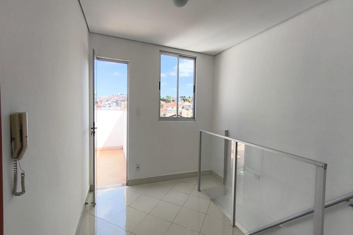 Cobertura, Santa Cruz, 3 Quartos, 2 Vagas, 1 Suíte
