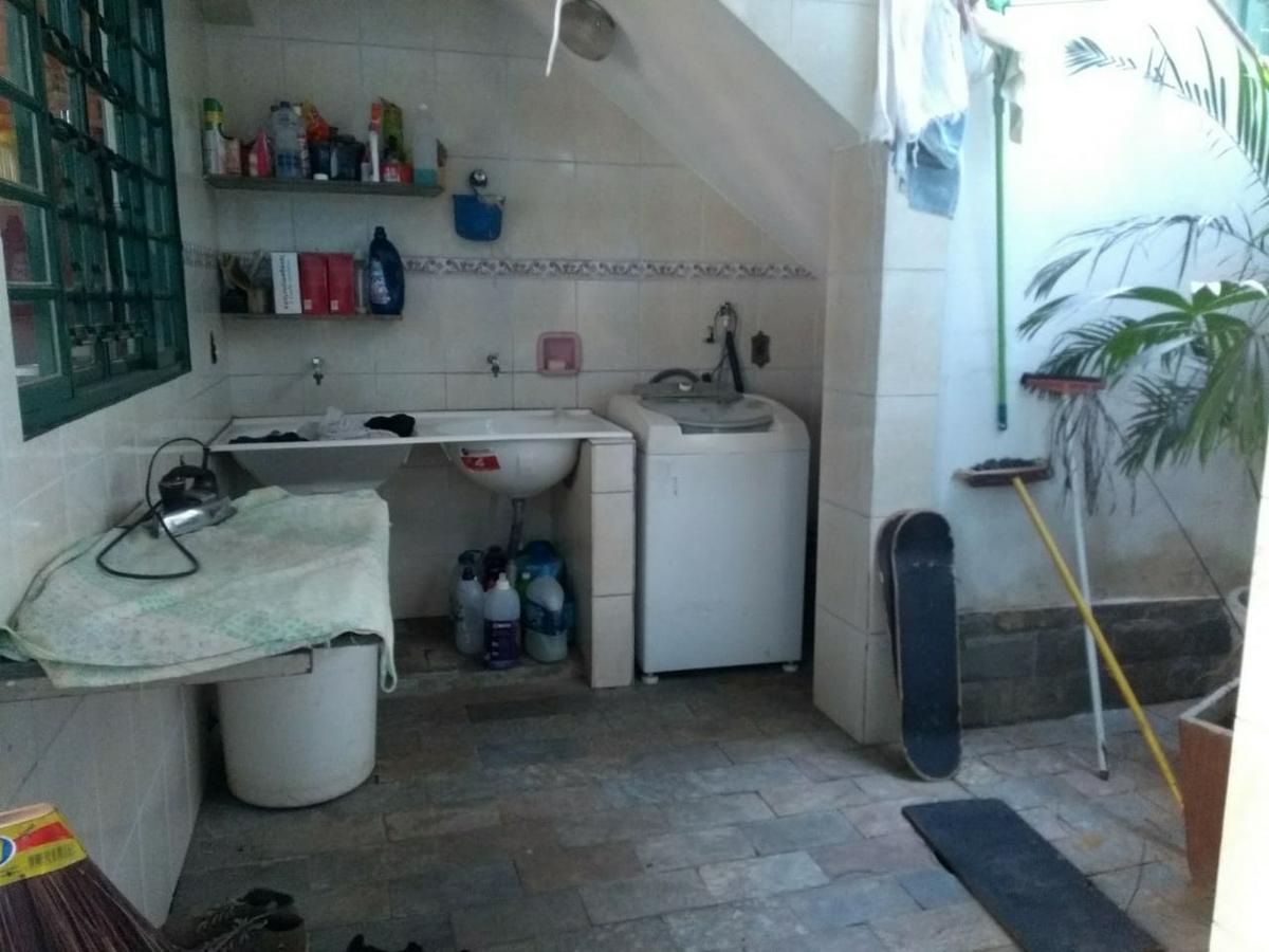 Casa, Vila Pérola, 4 Quartos, 5 Vagas, 2 Suítes