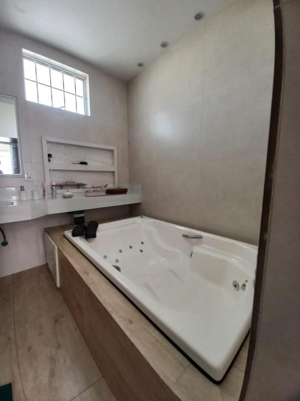 Casa, Horto, 5 Quartos, 2 Vagas