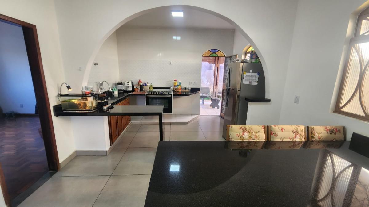 Casa, Jardim Pérola, 3 Quartos, 2 Vagas, 1 Suíte