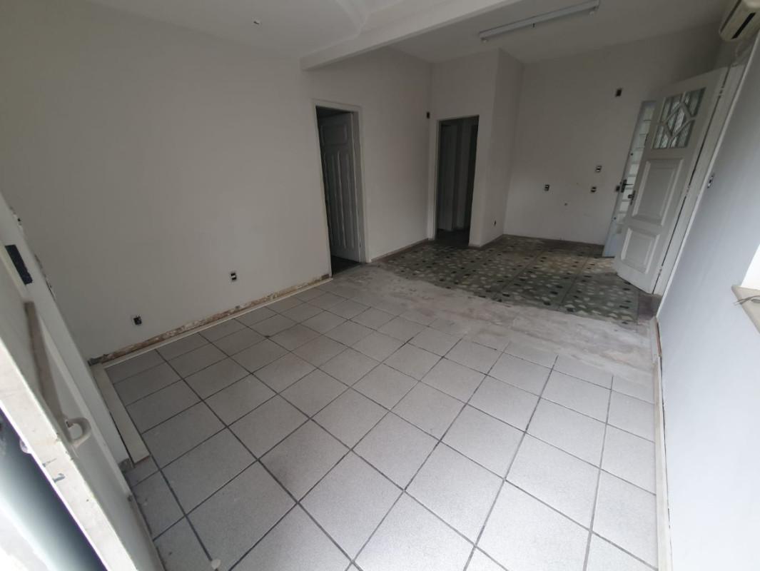 Casa Comercial, Nova Suíssa, 6 Quartos, 4 Vagas