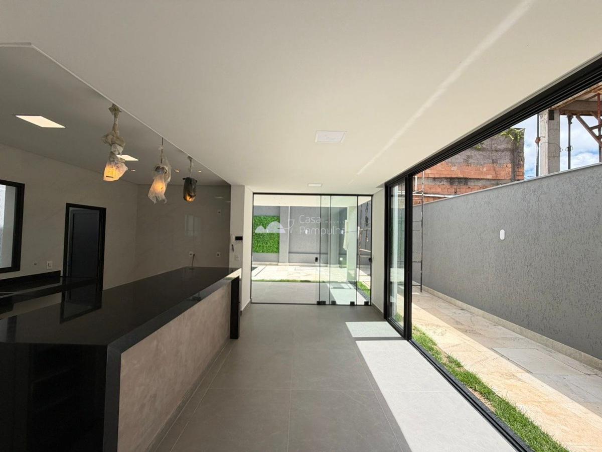 Casa, Trevo, 4 Quartos, 3 Vagas, 3 Suítes