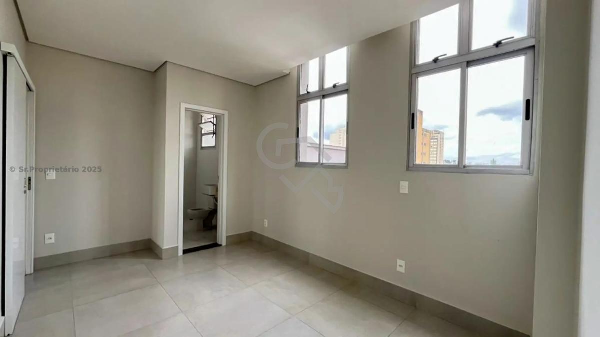 Cobertura, Centro, 2 Quartos, 0 Vaga, 4 Suítes