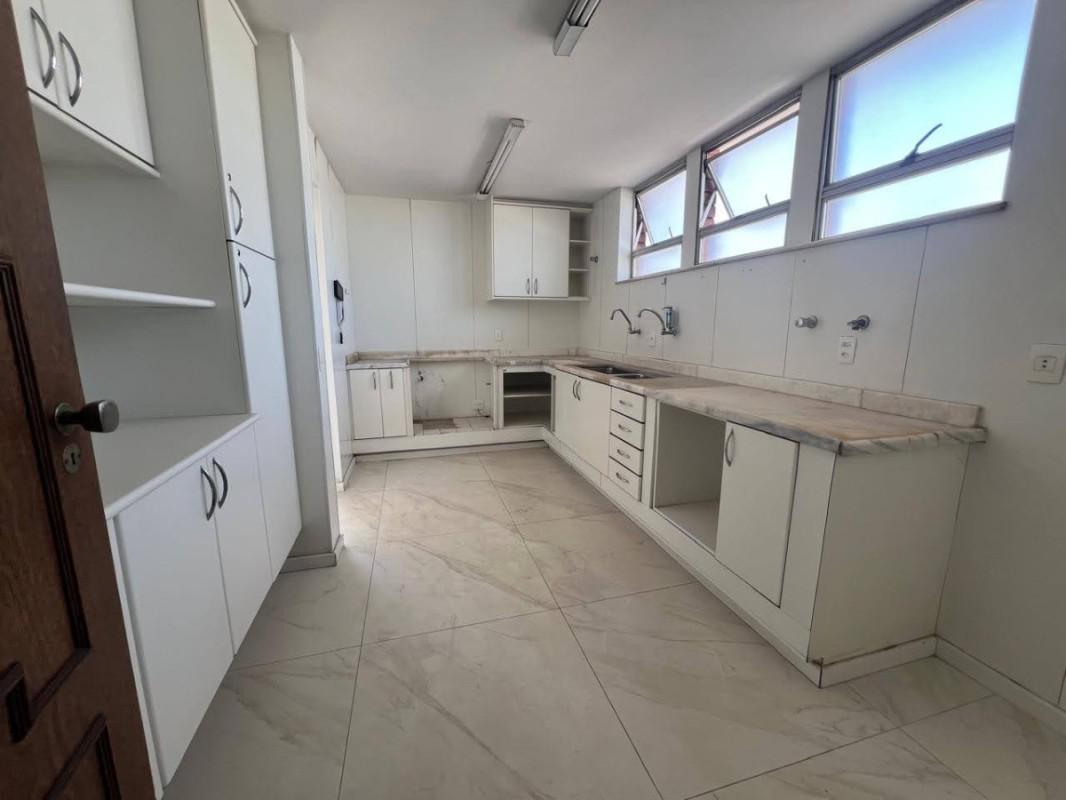 Apartamento, Funcionários, 4 Quartos, 4 Vagas, 1 Suíte