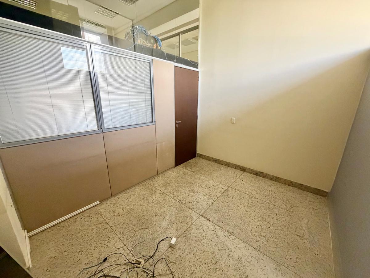 Sala, São José, 0 Quarto, 3 Vagas