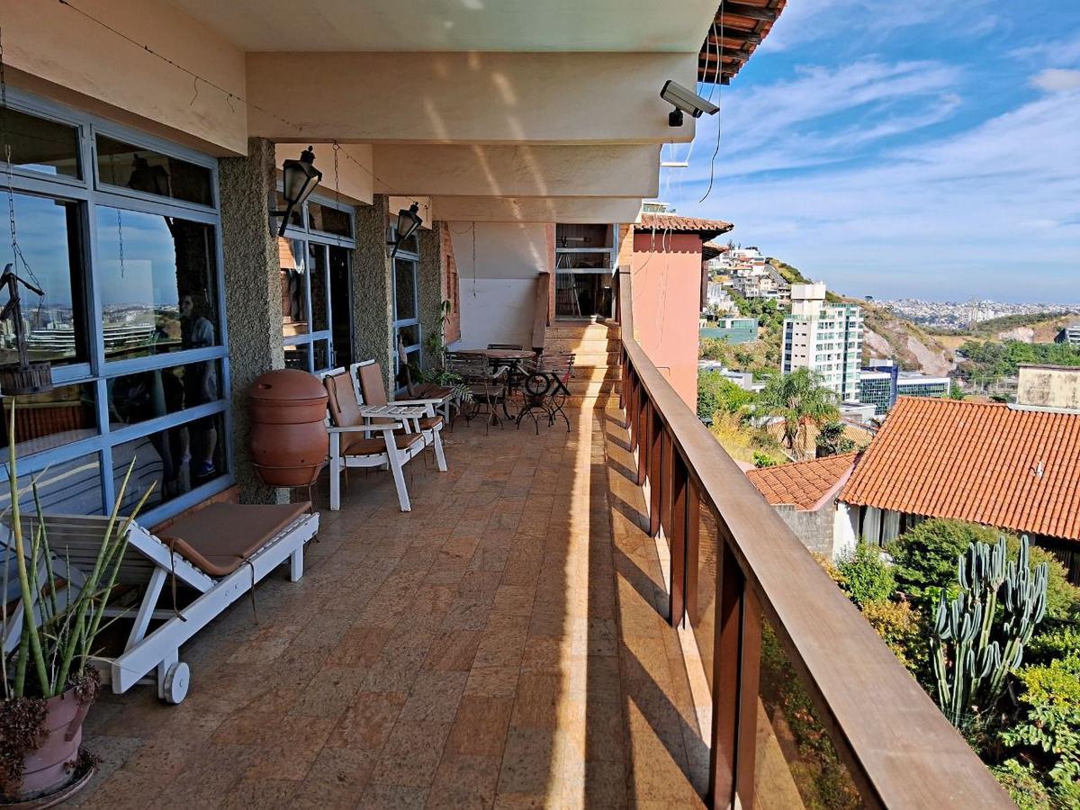 Casa, Santa Lúcia, 5 Quartos, 4 Vagas, 2 Suítes