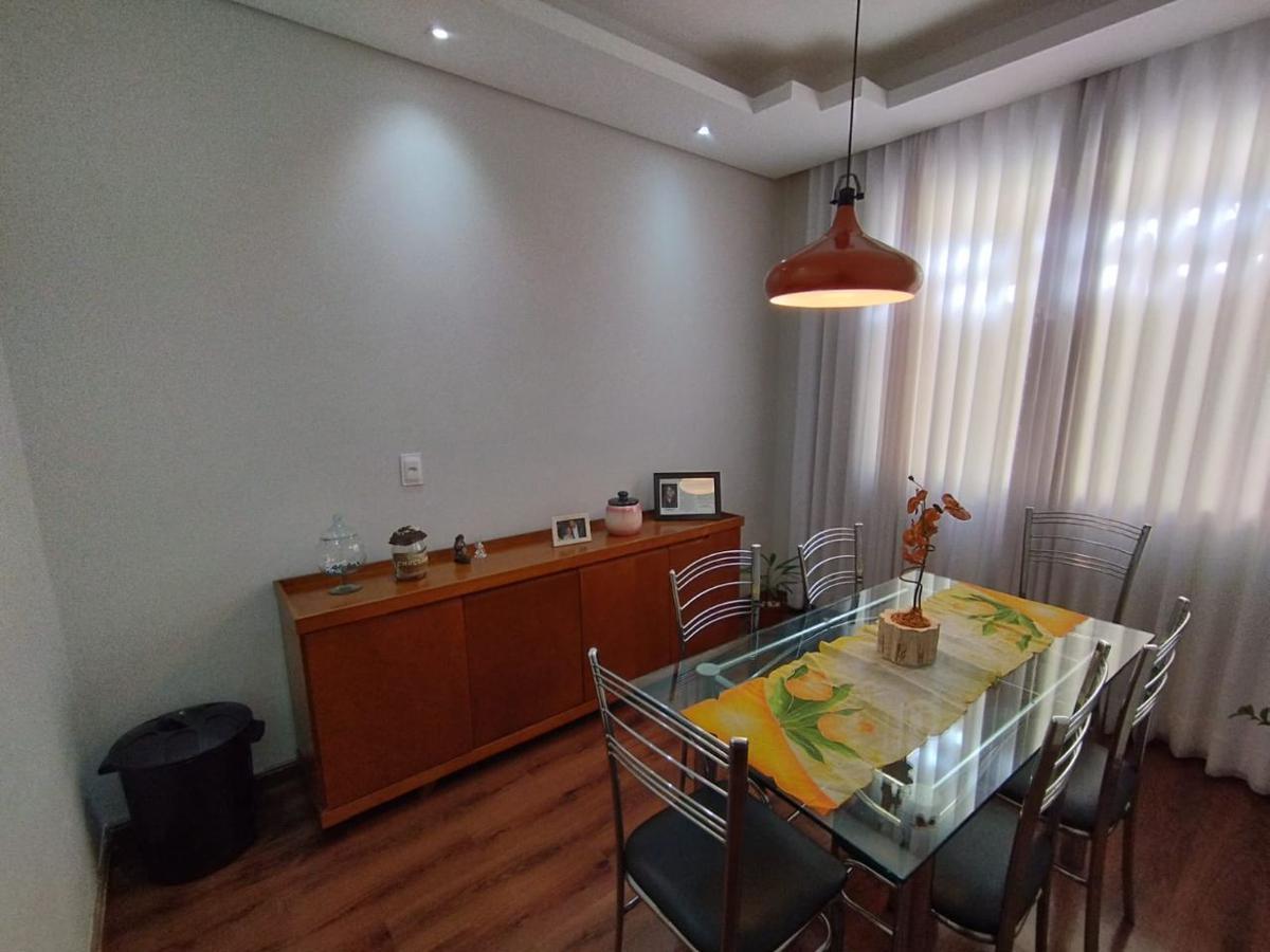 Casa, Santa Rosa, 3 Quartos, 2 Vagas, 1 Suíte