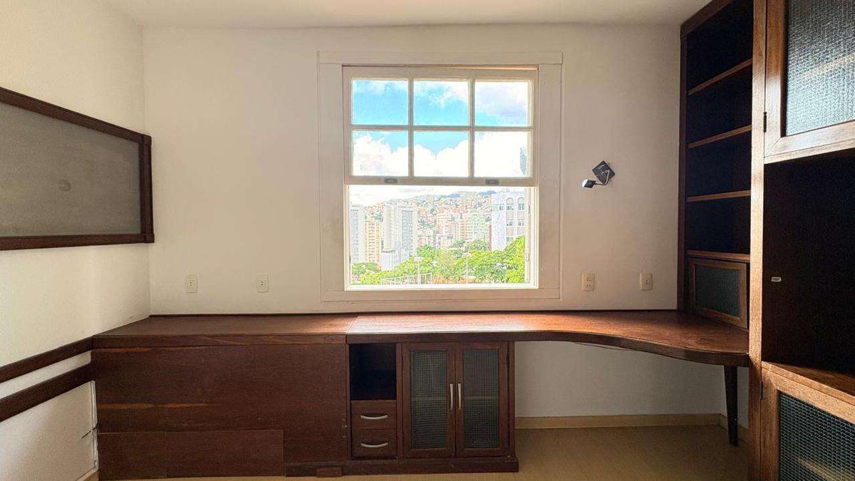 Casa, Vila Paris, 4 Quartos, 4 Vagas, 2 Suítes