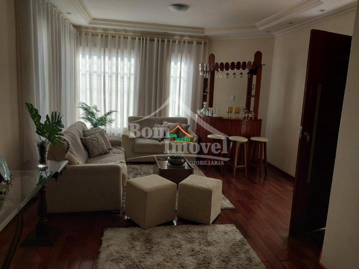 Casa, Centro, 3 Quartos, 7 Vagas, 1 Suíte