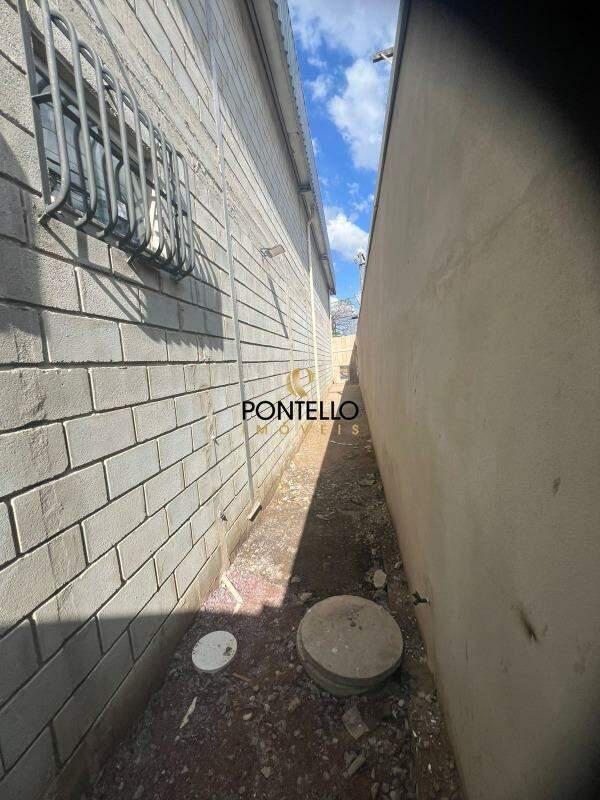 Galpão, Distrito Industrial, 0 Quarto, 5 Vagas