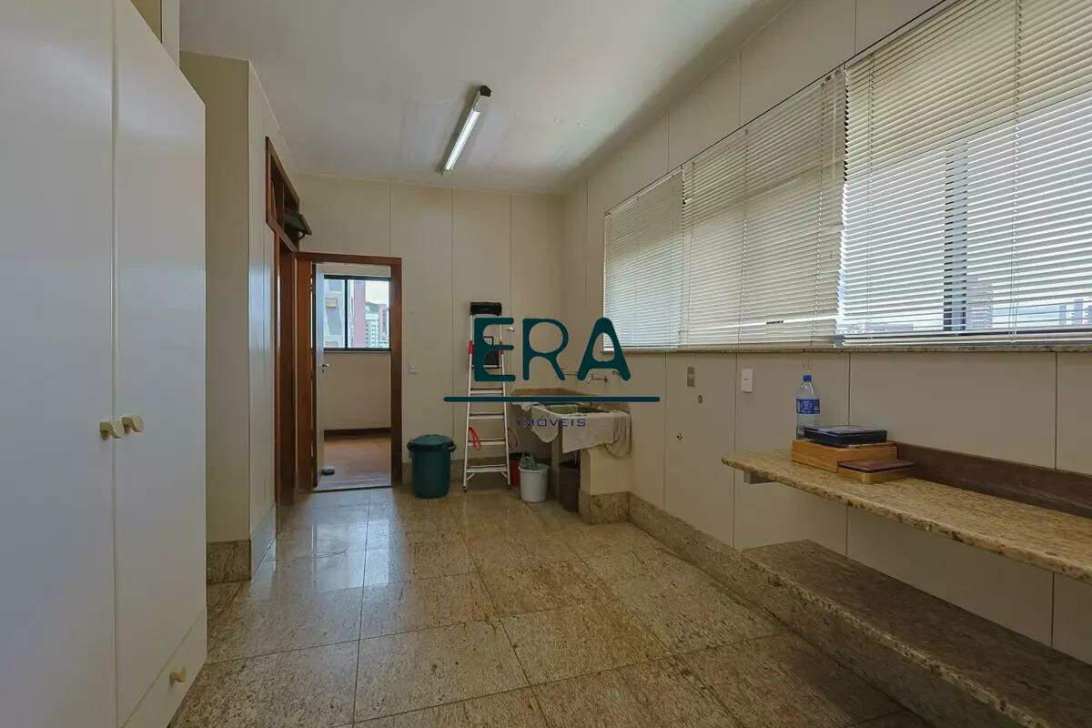 Apartamento, Serra, 4 Quartos, 5 Vagas, 2 Suítes