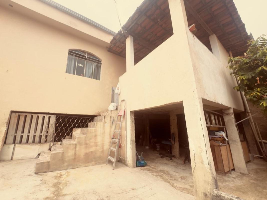 Casa, Paraúna (venda Nova), 4 Quartos, 4 Vagas, 1 Suíte