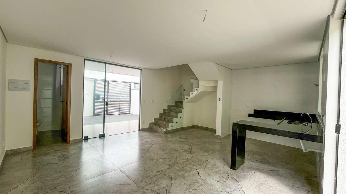Casa, Candelária, 3 Quartos, 0 Vaga, 1 Suíte