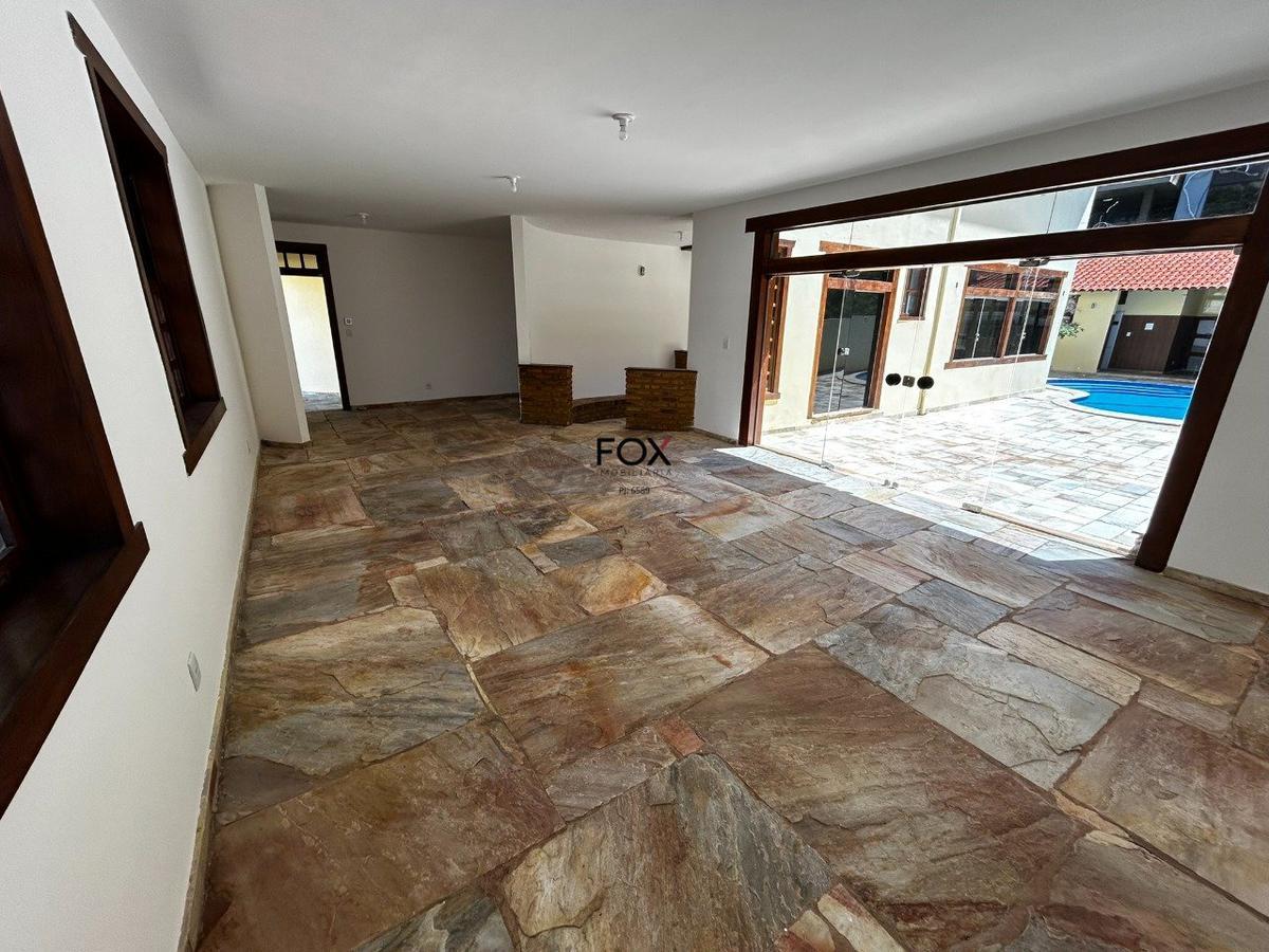 Casa, Santa Lúcia, 4 Quartos, 6 Vagas, 2 Suítes