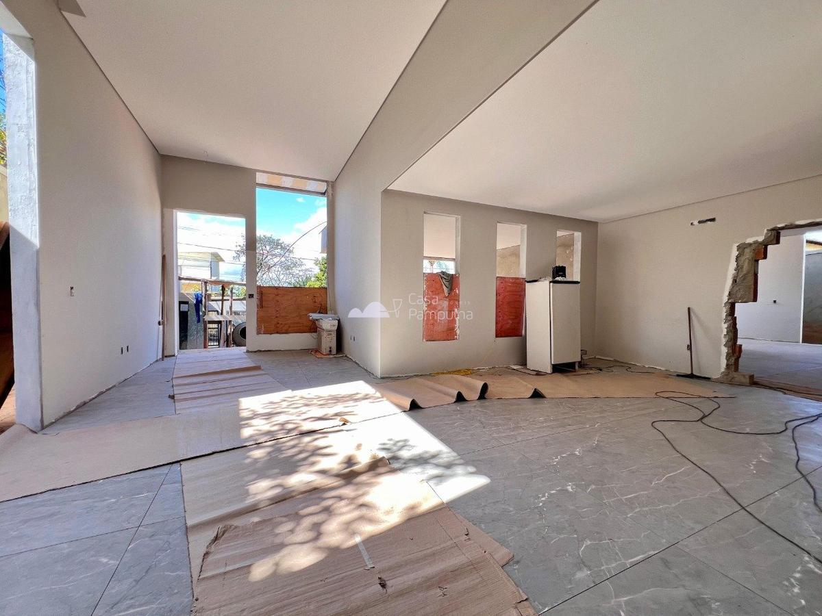 Casa, Trevo, 4 Quartos, 3 Vagas, 3 Suítes