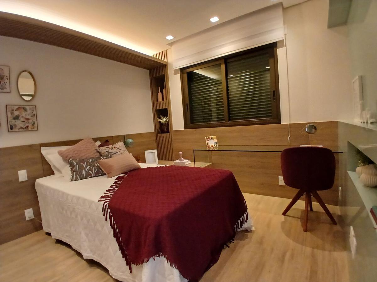 Apartamento, Funcionários, 3 Quartos
