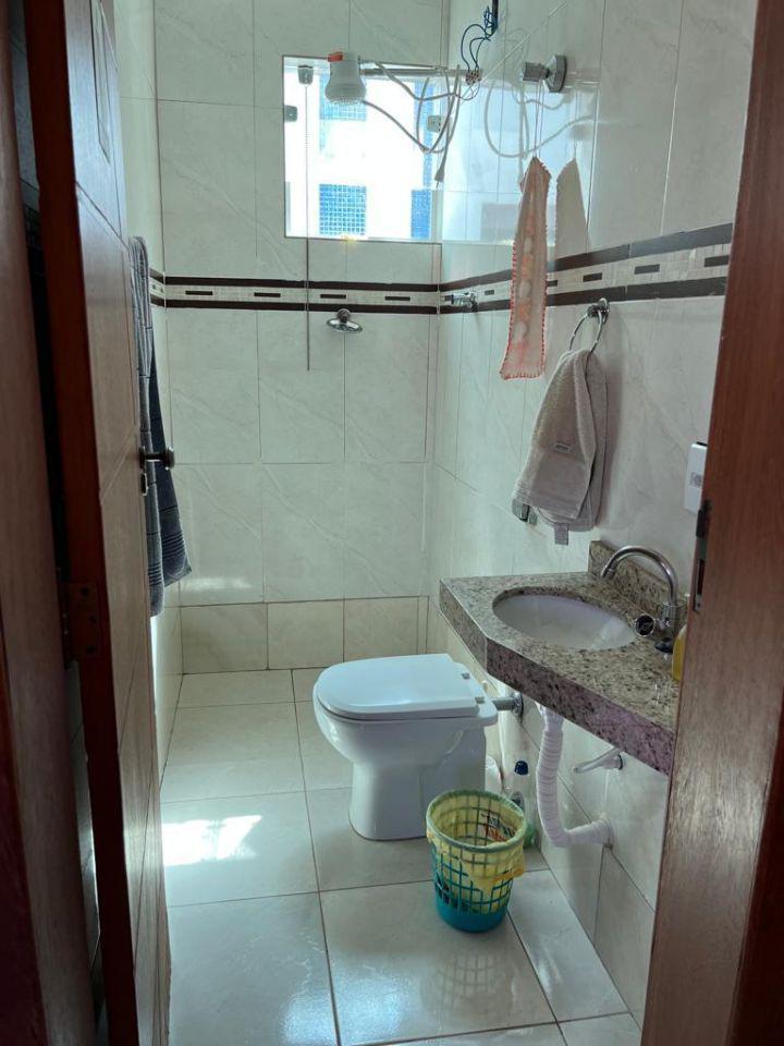 Casa, Solar do Madeira, 3 Quartos, 8 Vagas, 2 Suítes