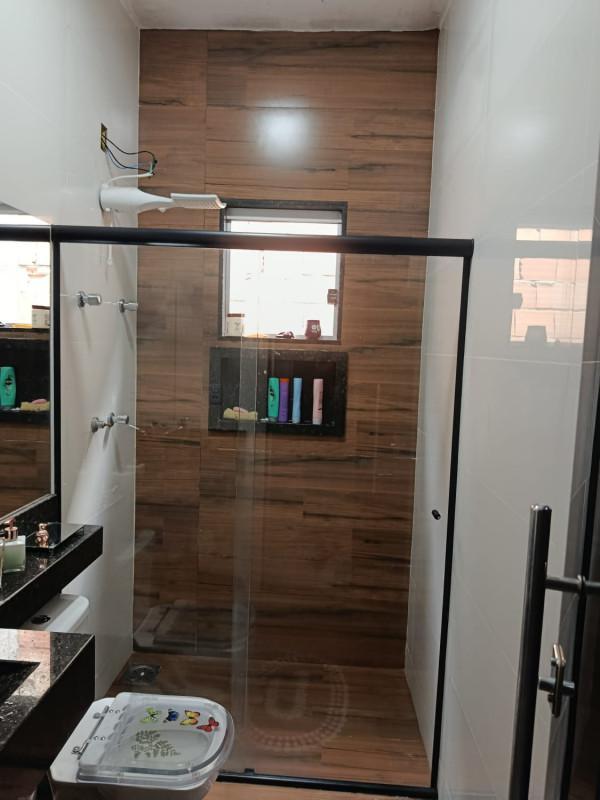 Casa, Industrial, 3 Quartos, 5 Vagas, 1 Suíte