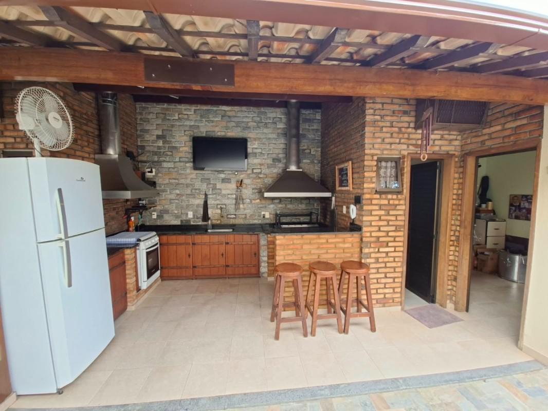 Casa, Itapoã, 4 Quartos, 2 Vagas, 1 Suíte