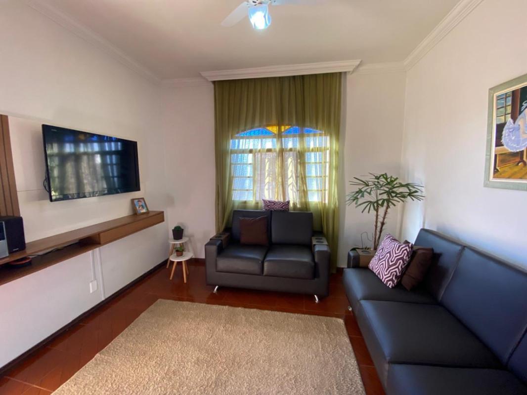 Casa, Planalto, 10 Quartos, 3 Vagas, 2 Suítes