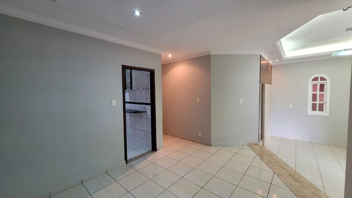 Casa, Tirol (barreiro), 3 Quartos, 2 Vagas, 1 Suíte