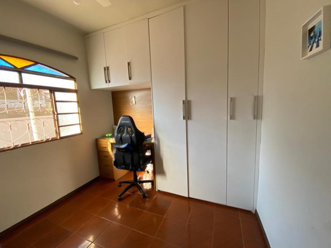 Casa, Planalto, 10 Quartos, 3 Vagas, 2 Suítes