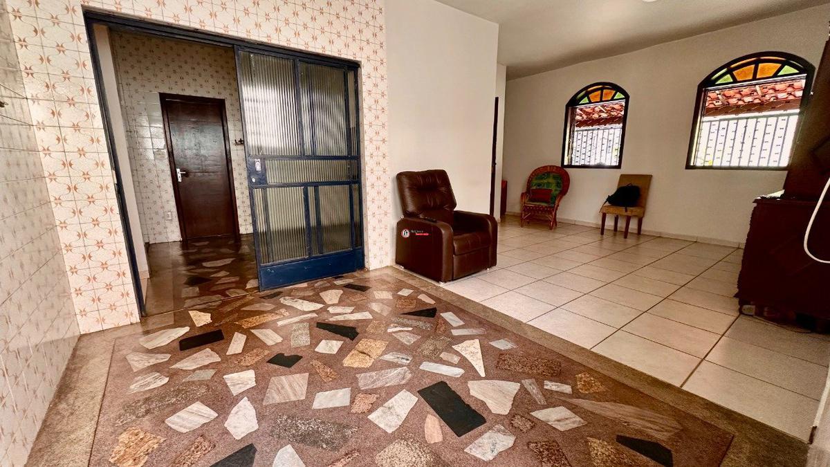 Casa, Planalto, 6 Quartos, 5 Vagas, 1 Suíte