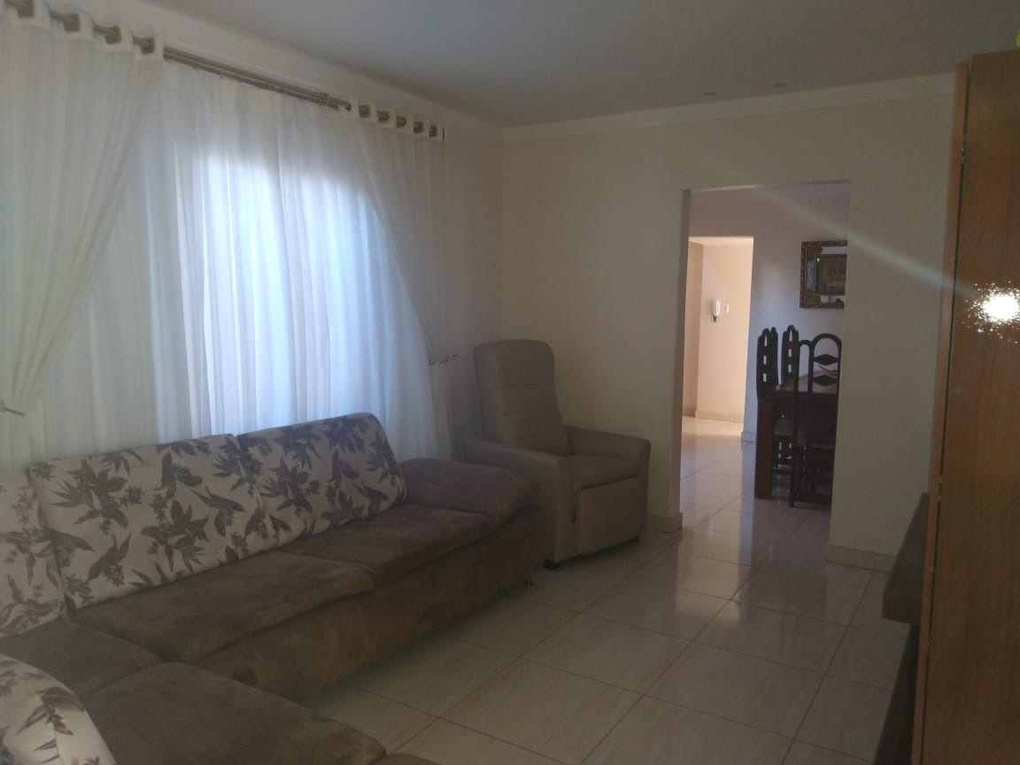 Casa, Santa Maria, 4 Quartos, 2 Vagas, 3 Suítes