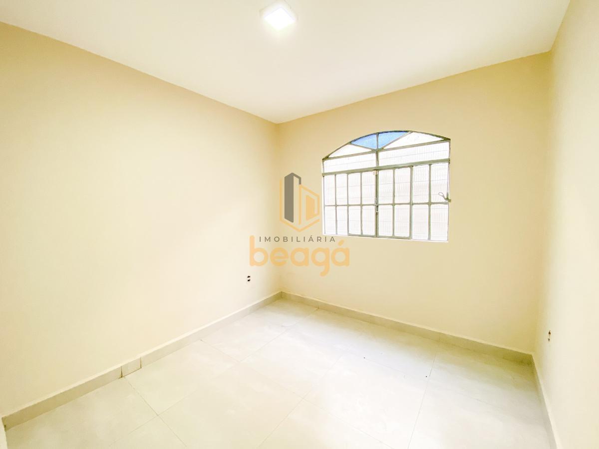 Casa, Santa Terezinha, 3 Quartos, 4 Vagas, 1 Suíte