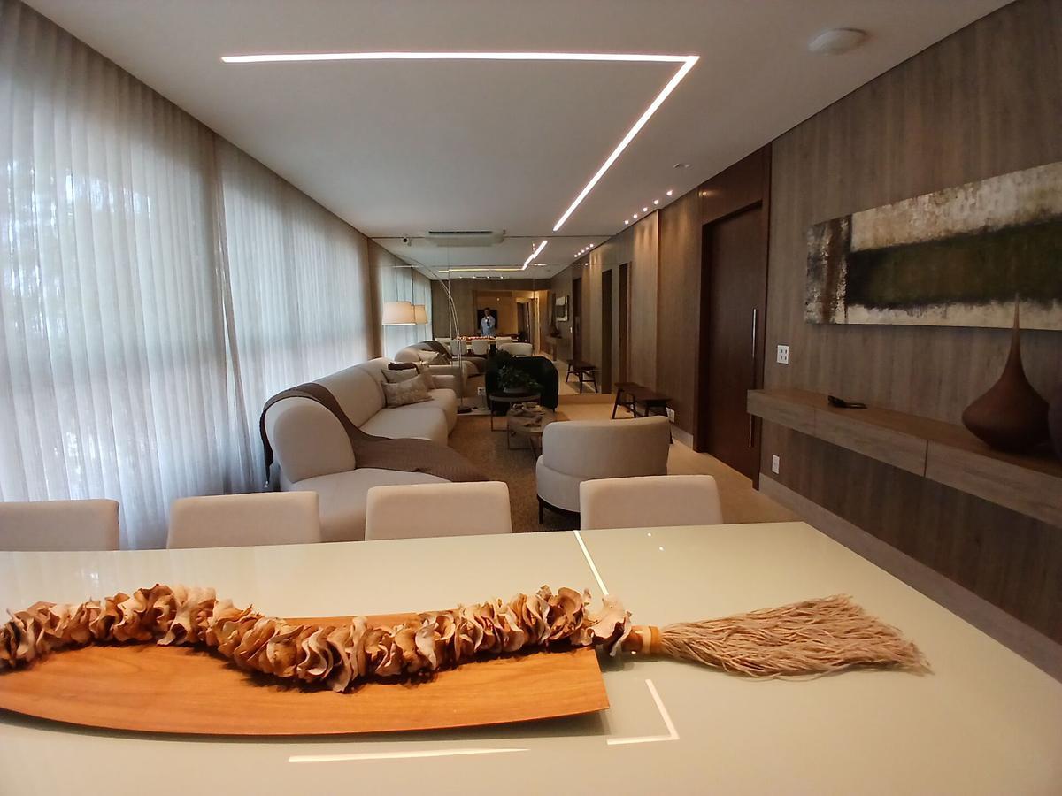 Apartamento, Funcionários, 3 Quartos