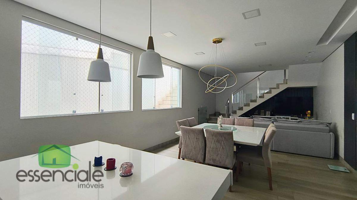 Casa, Europa, 3 Quartos, 4 Vagas, 1 Suíte