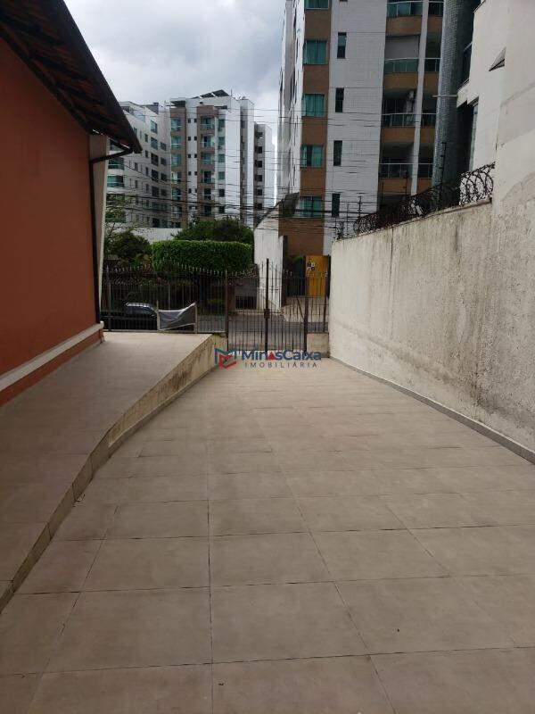 Casa, Funcionários, 1 Quarto, 6 Vagas