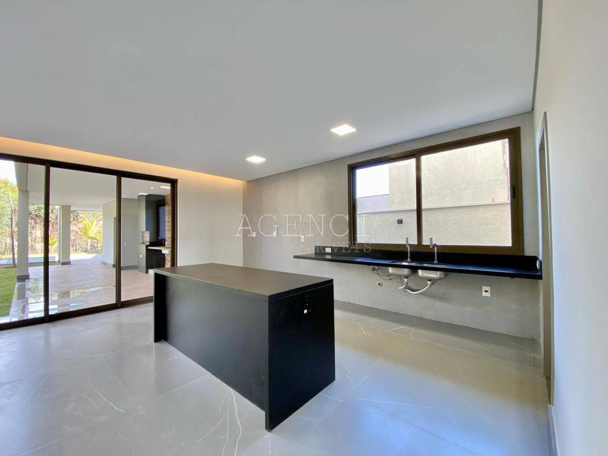 Casa, Alphaville - Lagoa dos Ingleses, 4 Quartos, 0 Vaga, 2 Suítes