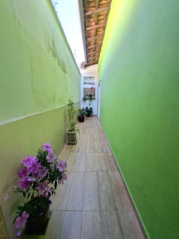 Casa, Letícia, 3 Quartos, 8 Vagas, 1 Suíte