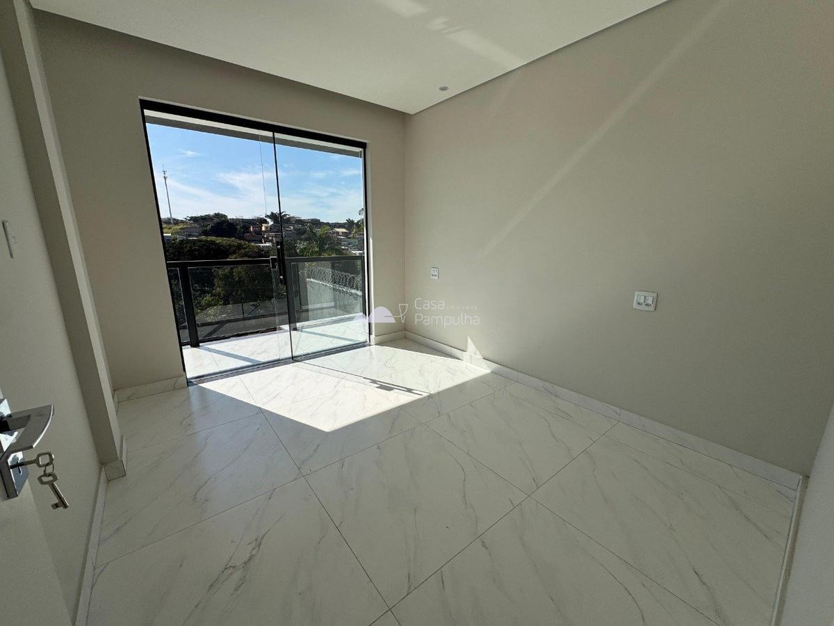 Casa, Trevo, 4 Quartos, 4 Vagas, 1 Suíte