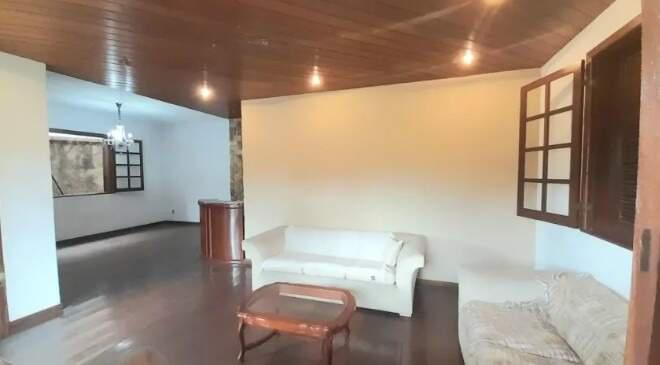 Casa, Santa Inês, 5 Quartos, 2 Vagas, 1 Suíte