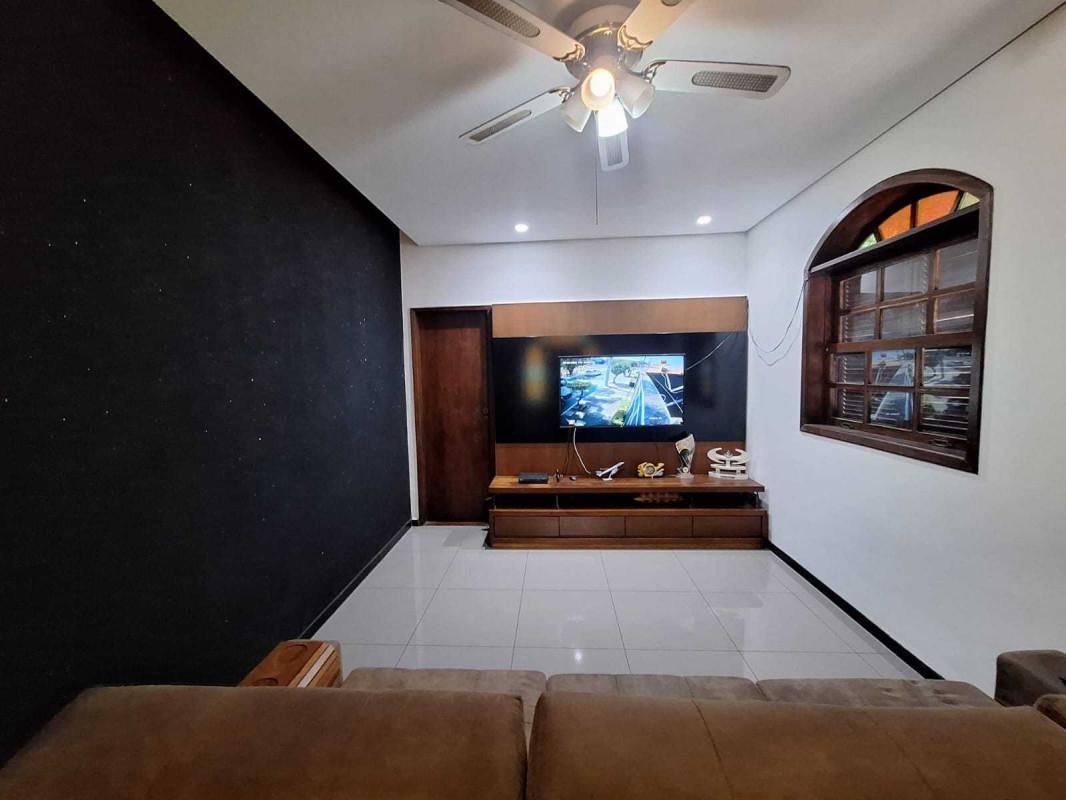 Casa, Jardim Riacho das Pedras, 3 Quartos, 8 Vagas, 2 Suítes