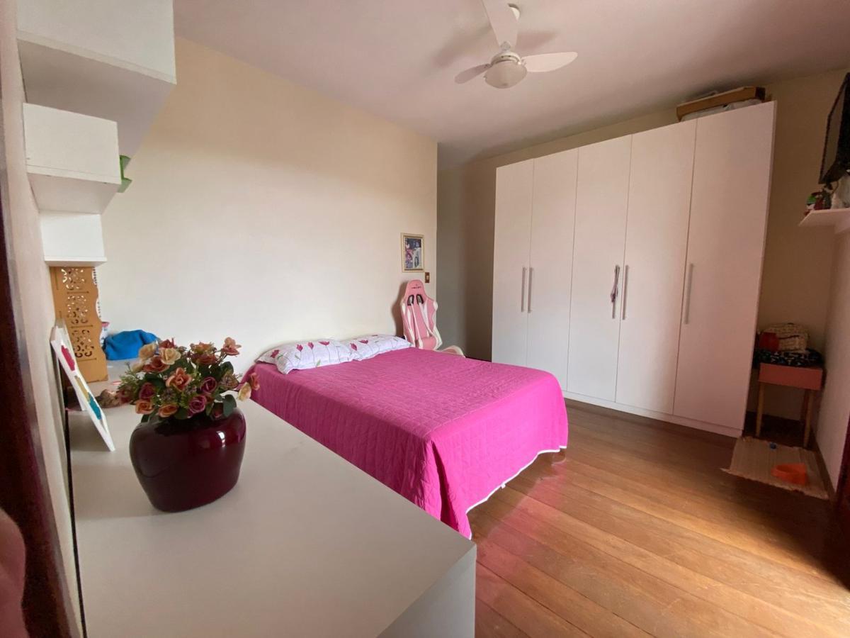 Casa, Centro, 4 Quartos, 2 Vagas, 3 Suítes