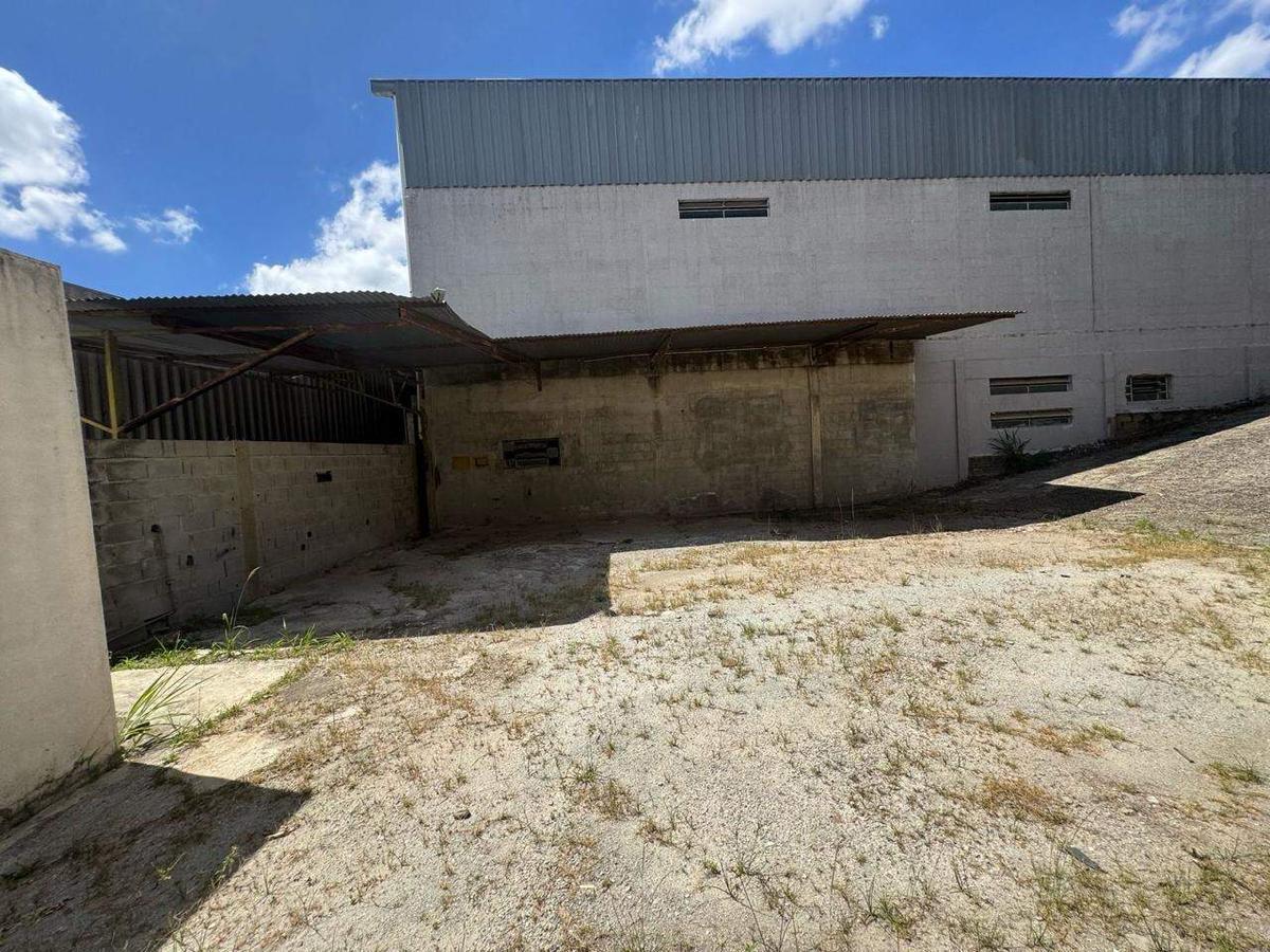 Galpão, Betânia, 1 Quarto, 40 Vagas