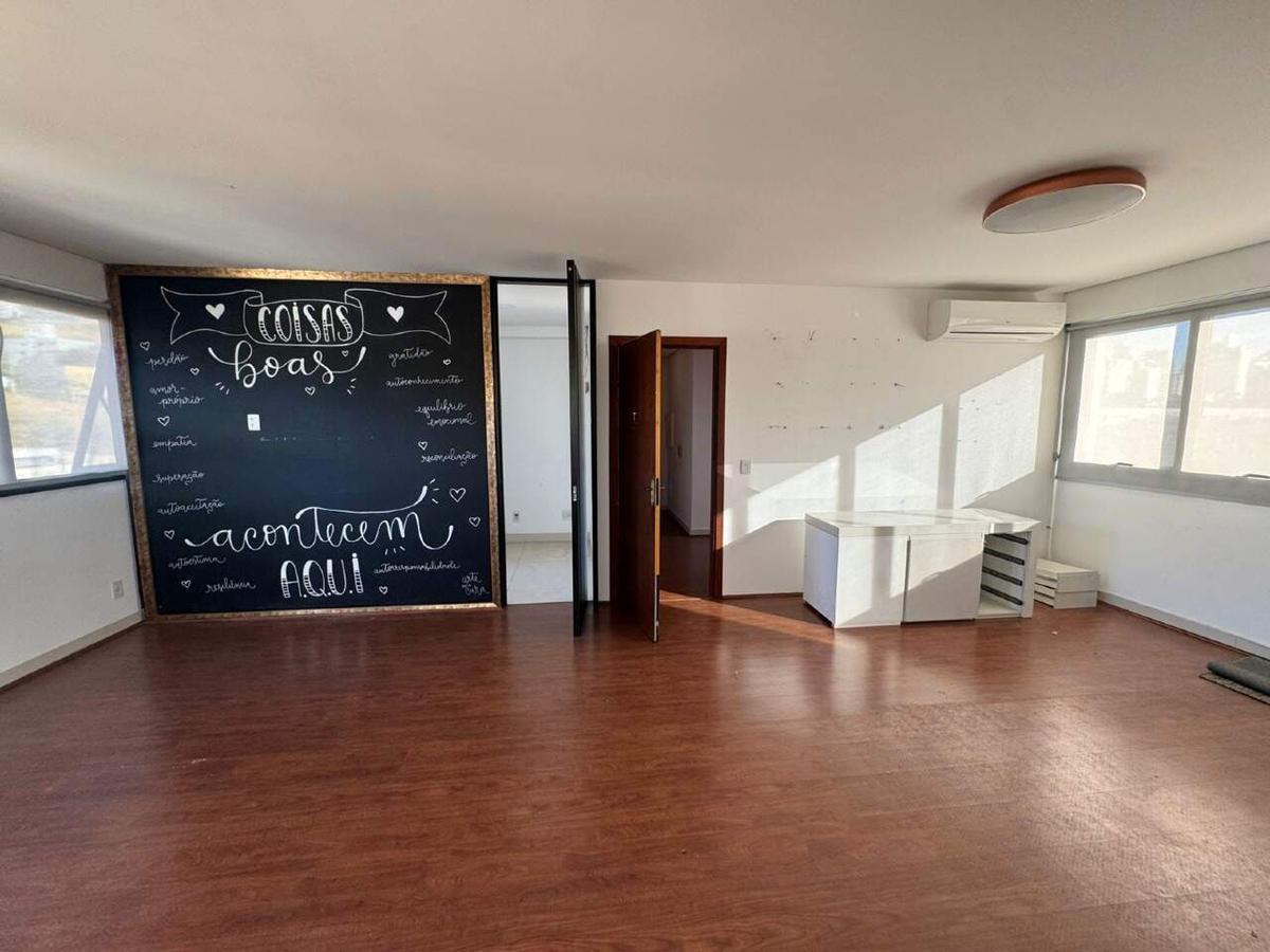 Sala, Estoril, 0 Quarto, 0 Vaga