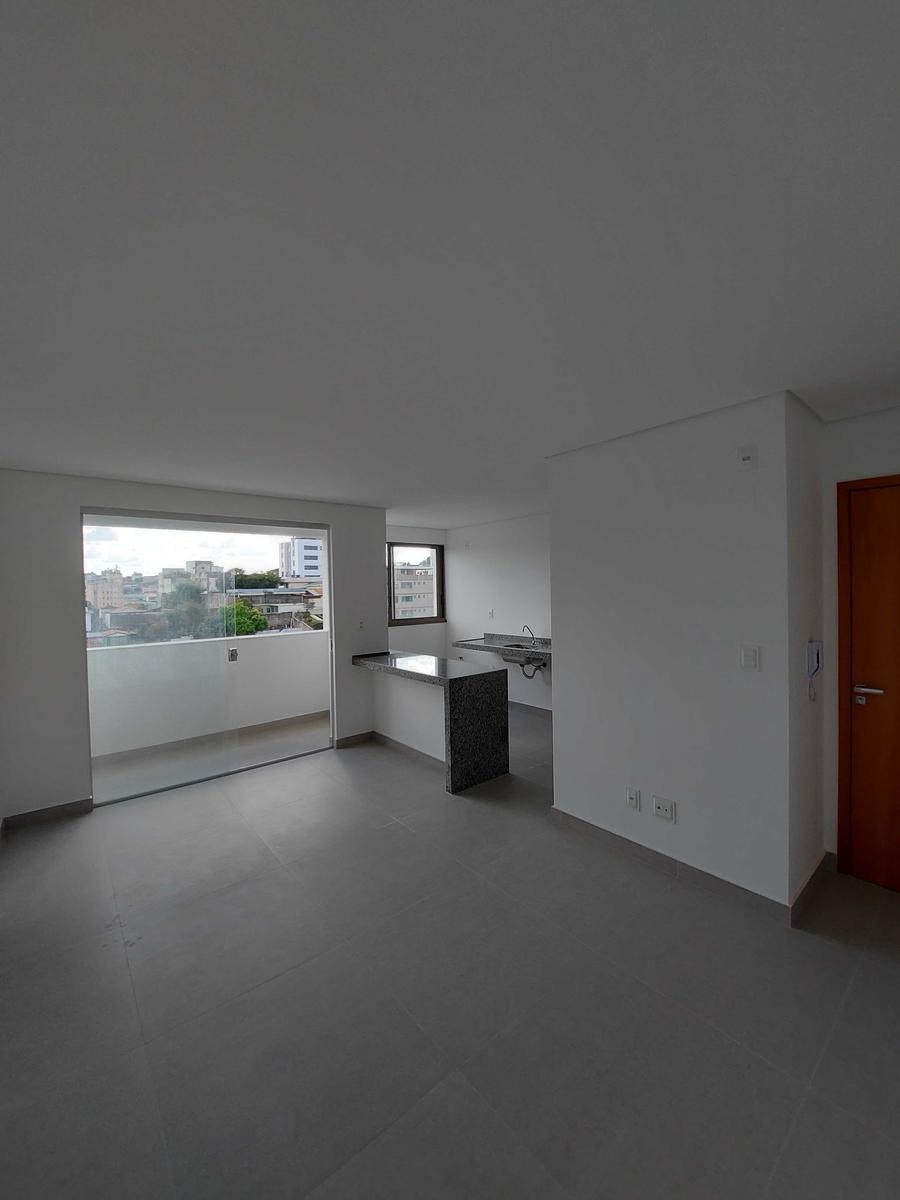 Apartamento, Sagrada Família, 2 Quartos, 2 Vagas, 1 Suíte