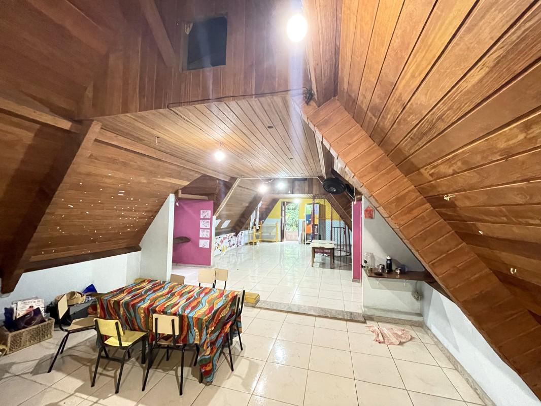 Casa, Sagrada Família, 3 Quartos, 2 Vagas, 2 Suítes