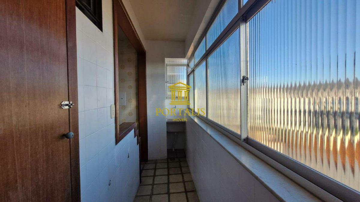 Apartamento, Sagrada Família, 2 Quartos, 1 Vaga