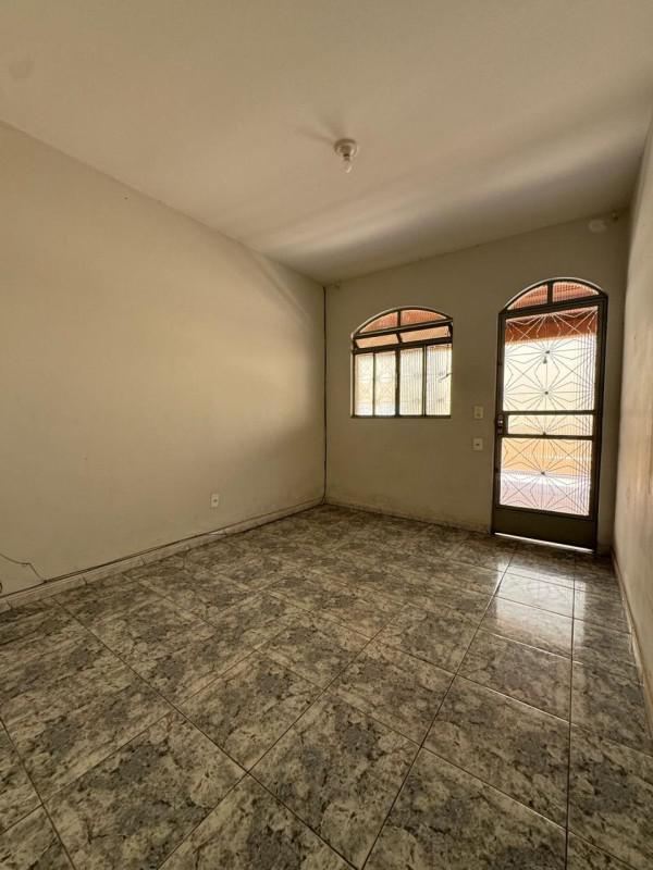 Casa, Petrópolis (barreiro), 4 Quartos, 3 Vagas, 2 Suítes