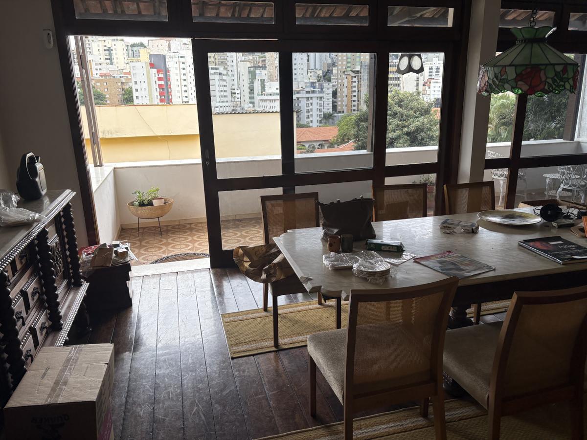 Casa, Vila Paris, 5 Quartos, 3 Vagas, 1 Suíte