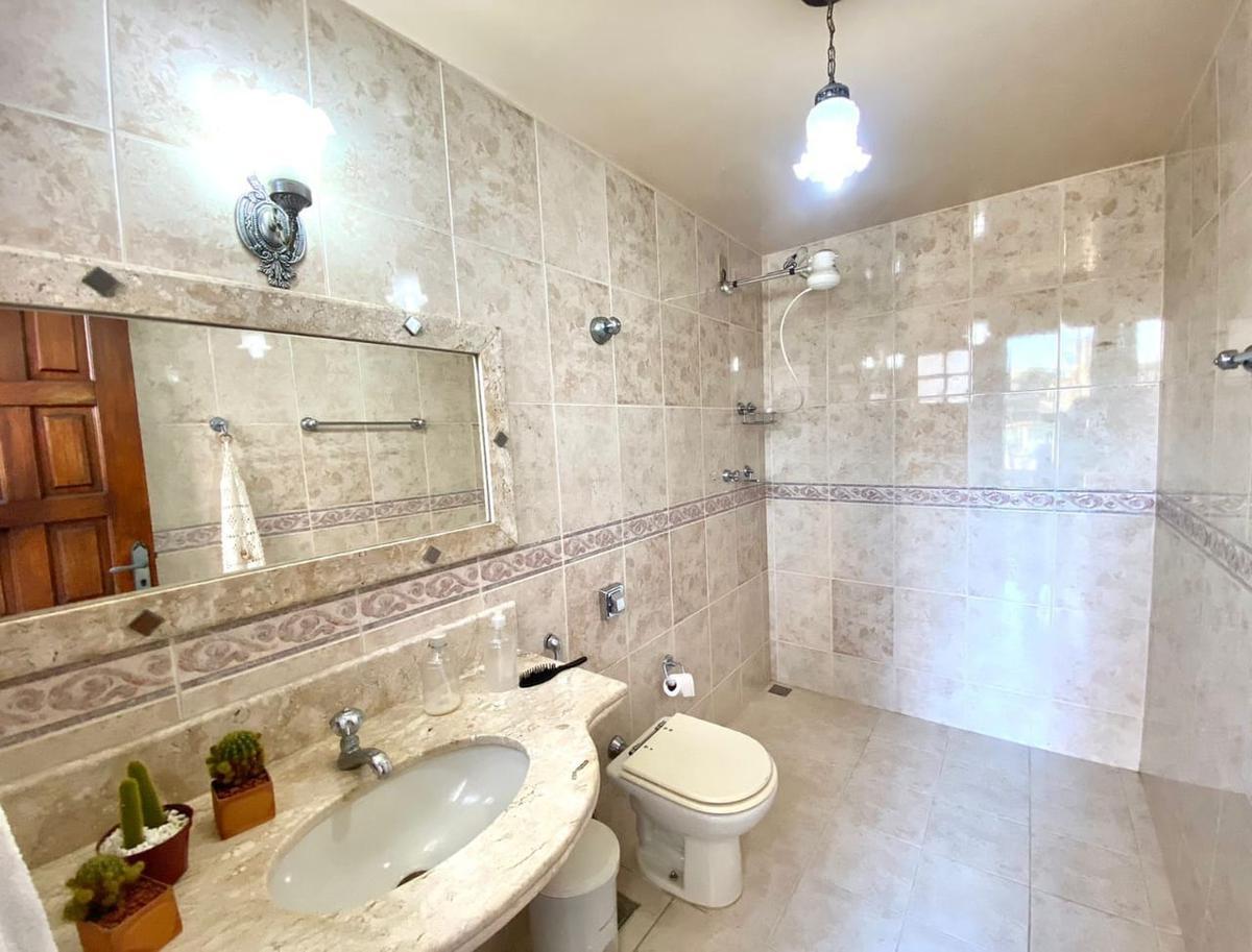 Casa, Caiçaras, 5 Quartos, 7 Vagas, 1 Suíte