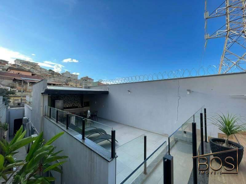 Casa, Santa Efigênia, 3 Quartos, 2 Vagas, 1 Suíte